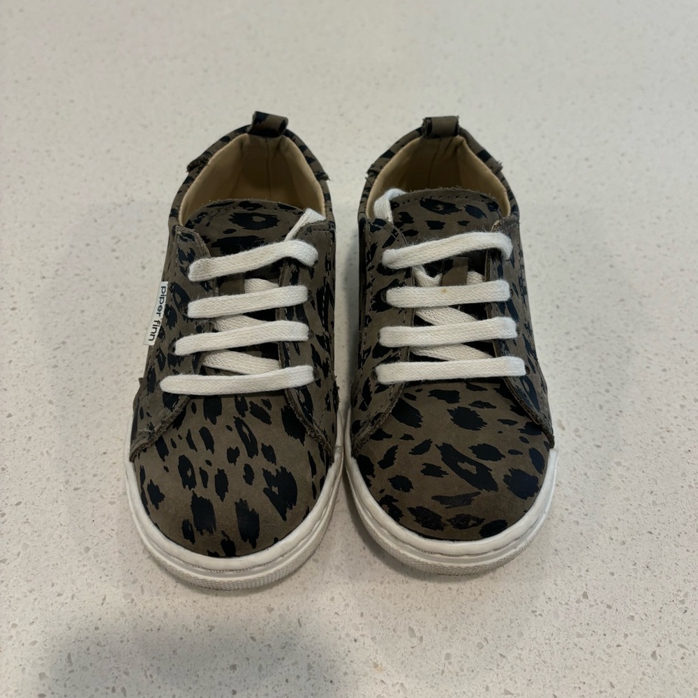 Piper Finn sneakers size 7 toddler